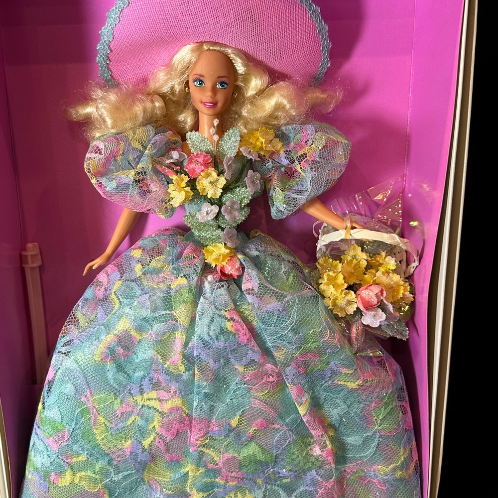 Mattel Spring Bouquet Barbie -  NRFB